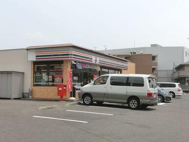 セブンイレブン坂戸八幡店