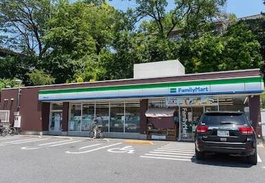 ファミリーマート用賀の杜店