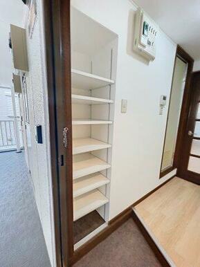 ※同建物ほかのお部屋の写真です。