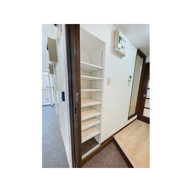 ※同建物ほかのお部屋の写真です。