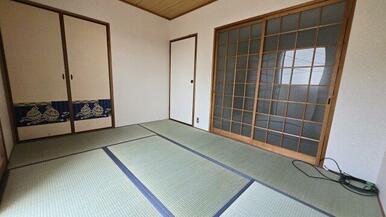 和室、ちょっとしたくつろぎスペースにいかがでしょうか