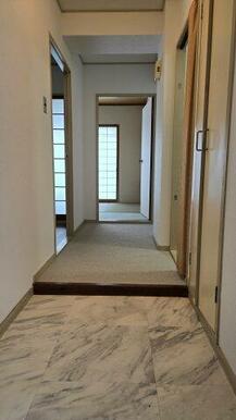 毎日通る玄関はこちらです