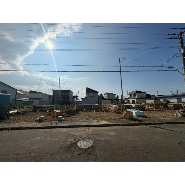南東側公道 約9.0m・接道間口 約7.77m