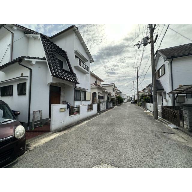 外観＋前面道路です