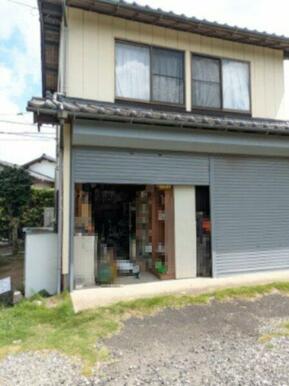 離れ