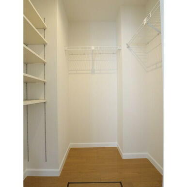 ウォークインクローゼット☆収納にも困りません！