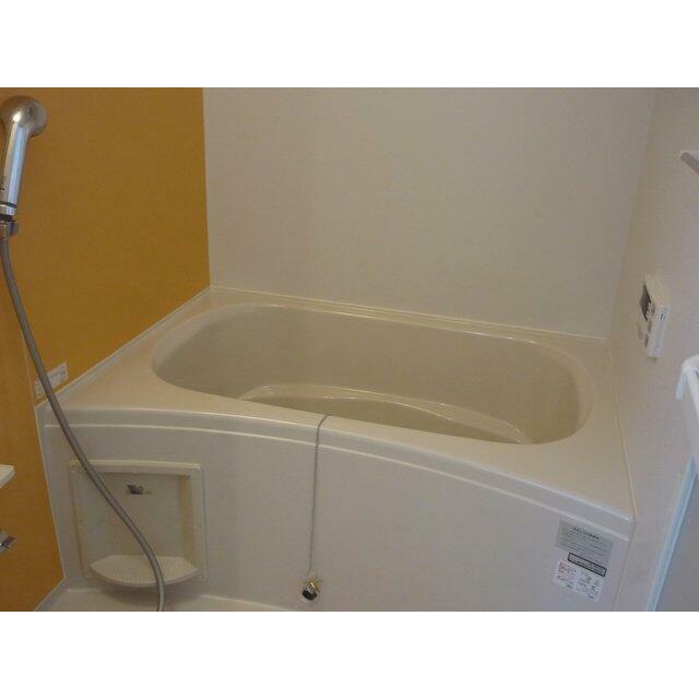 日々の疲れを癒すお風呂付です