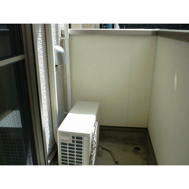 開放的で明るい空間を演出してくれるバルコニーです