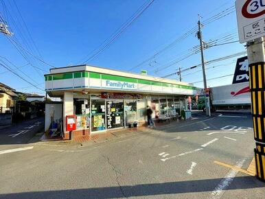 ファミリーマート入曽店