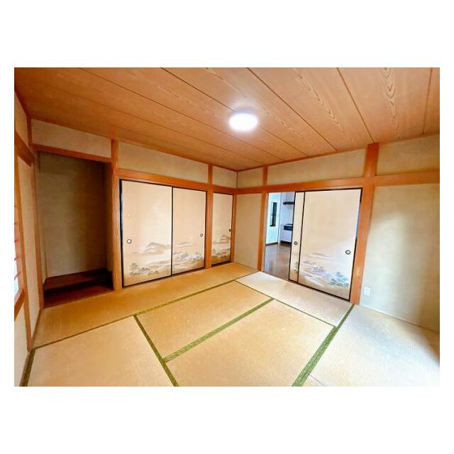 「1階和室」南向き窓のため、日当たり良好です