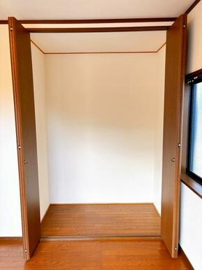 「2階南東洋室」各室収納つきです