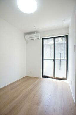 全室エアコン、照明付き