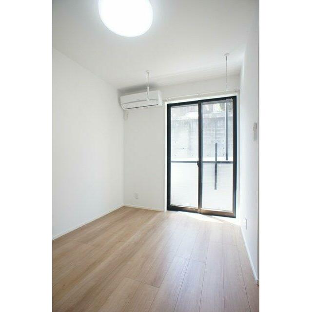 全室エアコン、照明付き