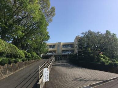 西尾小学校