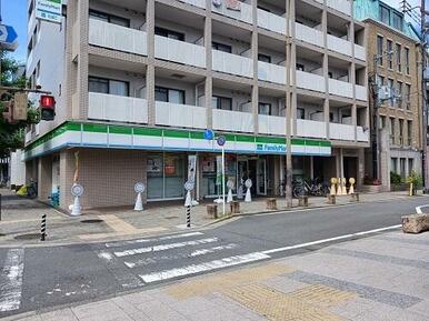 ファミリーマート　出町店