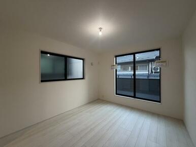 リビングとは別に静かな時間を楽しめる部屋（1号棟）