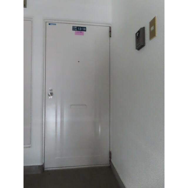 玄関ドア二も郵便受け有