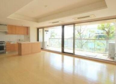 別部屋・反転タイプ参考写真となります。