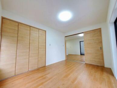 1F　7帖洋室(開放して『大きなLDK』としてもご利用いただけます。)