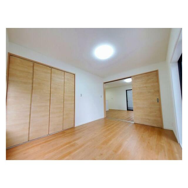 1F　7帖洋室(開放して『大きなLDK』としてもご利用いただけます。)