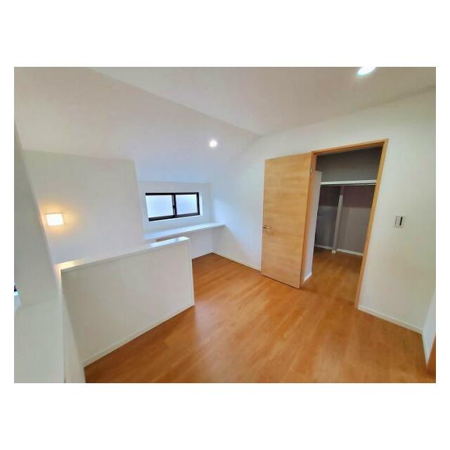 2Fフリースペース(カウンターを設置しました、多用途でお使いいただけるスペース)