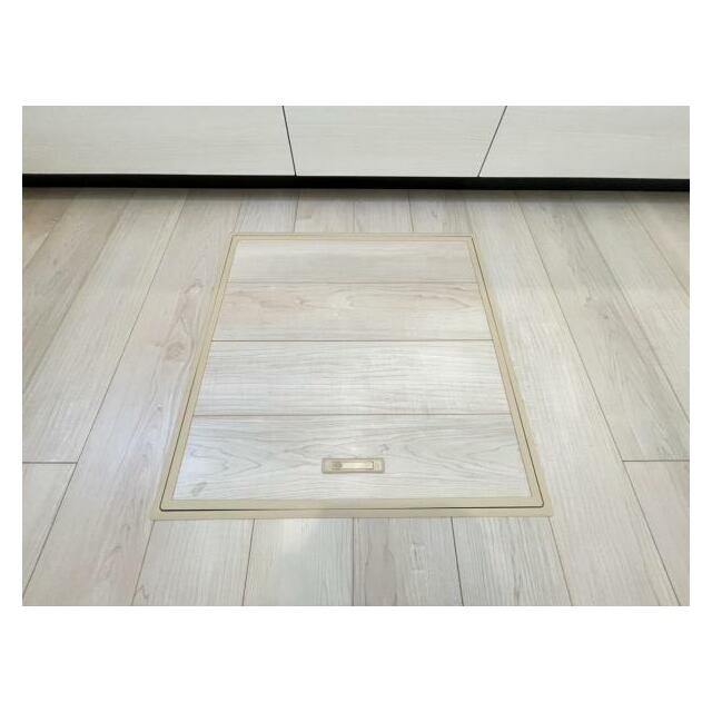 お漬物を漬けたり鍋などの季節物もしまっておける便利な床下収納！