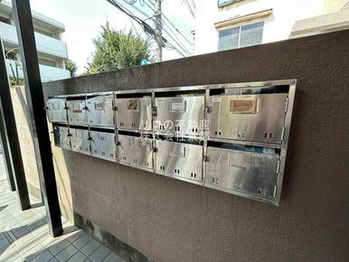 お部屋に直接投函されない集合ポストあります！