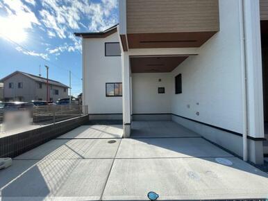 カースペース2台！並列駐車もできます＾＾