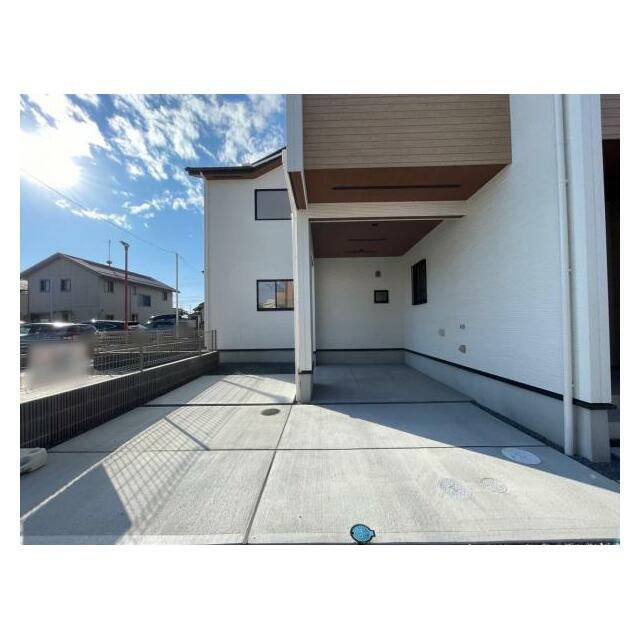 カースペース2台！並列駐車もできます＾＾