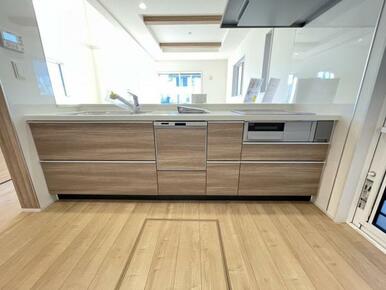 家族の顔が見えるカウンターキッチン！配膳や片付けも楽にできますね＾＾