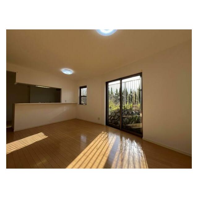 採光のとれたリビングです