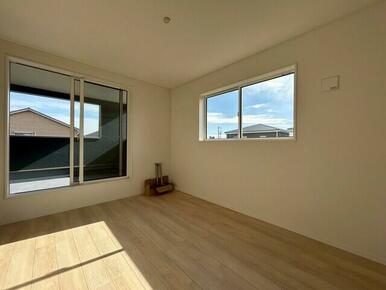 2階のお部屋はとっても日当たりのいいお部屋です。