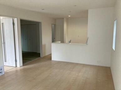 笑顔が溢れる、心和むリビング（4号棟）