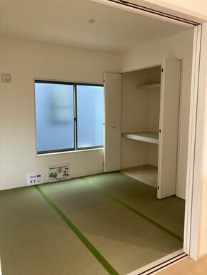 温かみを感じる畳の空間、インテリアに＋αのテイストを加えてアイデア無限大（4号棟）