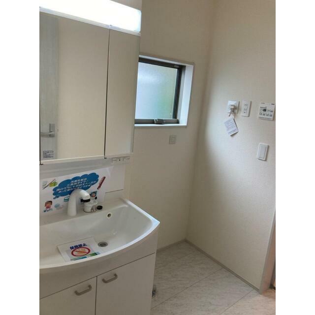 洗顔や歯磨きなど毎日使う洗面所だから要チェック！（4号棟）