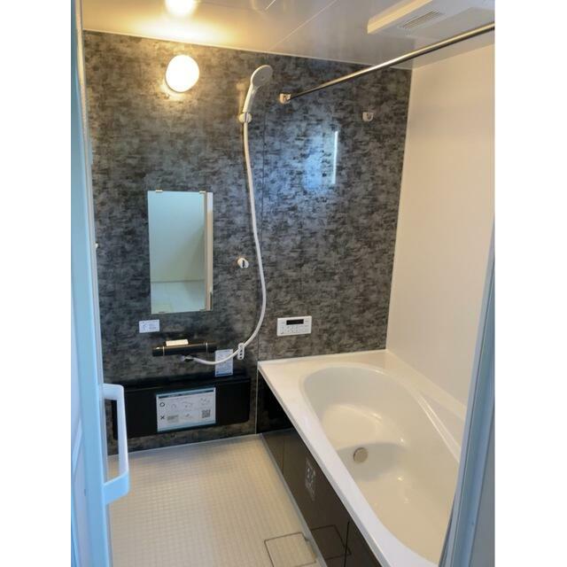 一日の終わりはバスタイムでリラックス。お湯でぽっかぽかに温まって快眠を（1号棟）