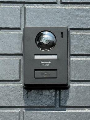 玄関「カメラ付きインターフォン」