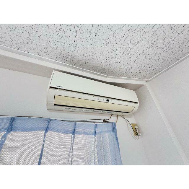 2階リビングのエアコン（残置物）となります！