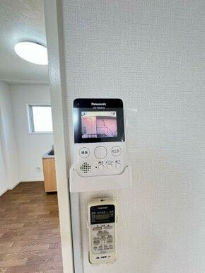 訪問者の顔がご確認いただけるTVモニターホンを完備♪