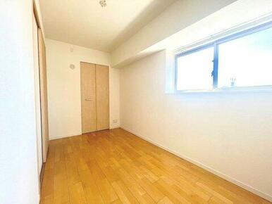 個人の部屋や寝室として使える洋室です