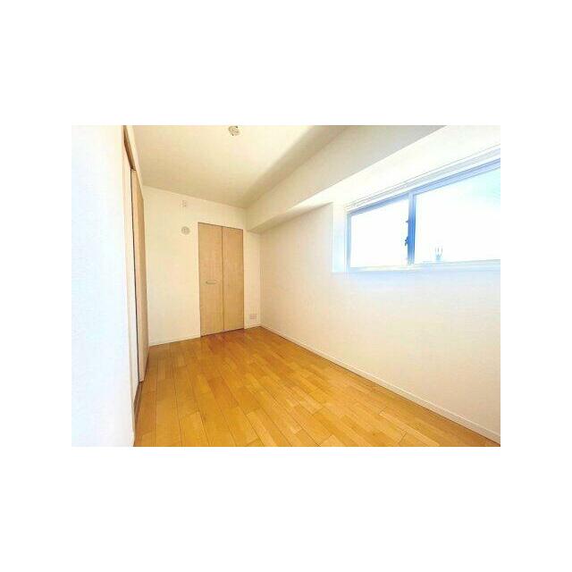 個人の部屋や寝室として使える洋室です