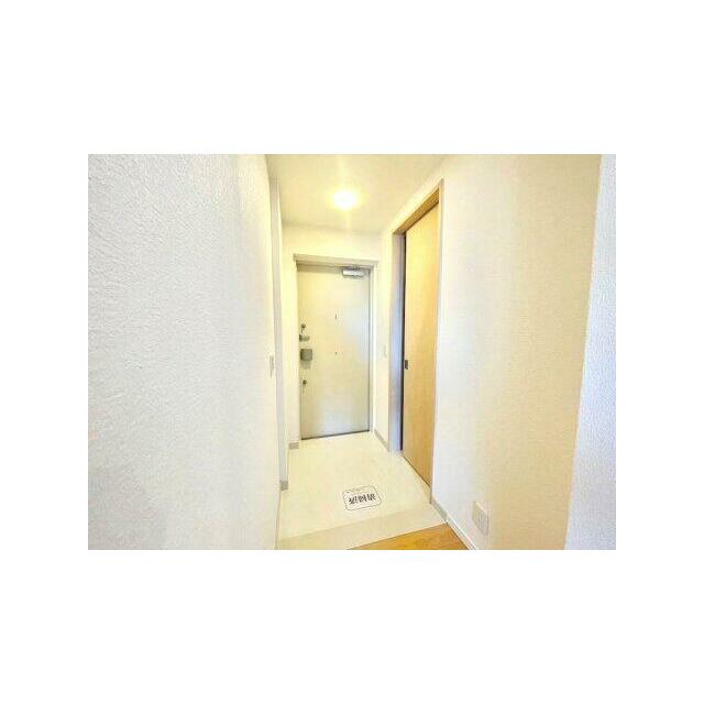 シューズクローゼットがあり玄関です