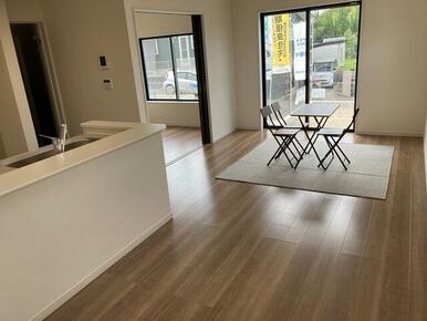 長い時間を過ごすリビングだから自分らしいスタイルを演出したい（1号棟）