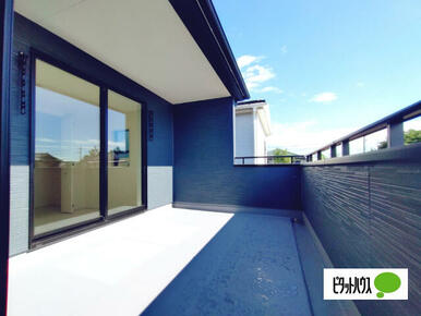 広々としたバルコニー