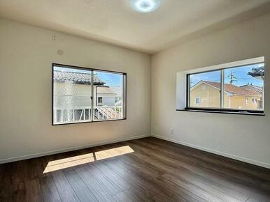 「２階洋室３」2面採光で通風・採光良好