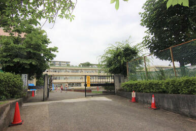 鶴川第三小学校