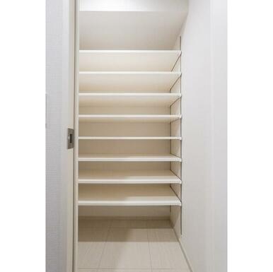 シューズボックス