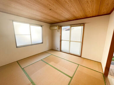 ２面採光につき、１階なのに明るいお部屋です！