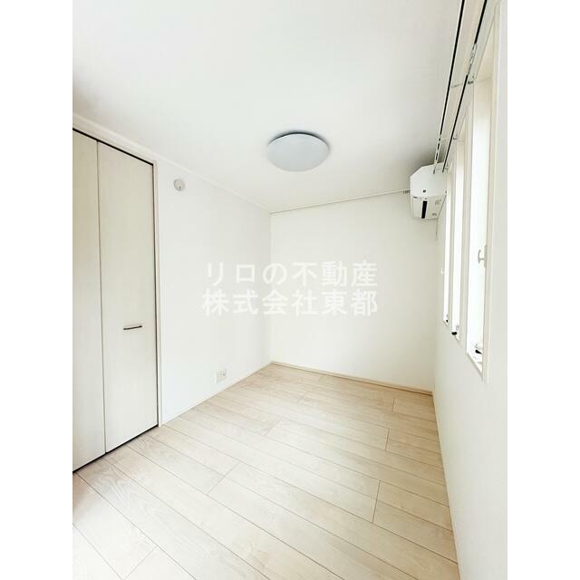 室内は落ち着いた温もりを感じるフローリングです☆