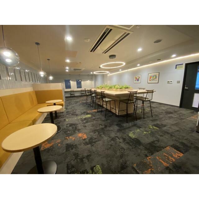ラウンジ